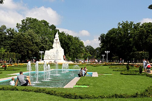 アントン・スクディエ中央公園にある無名戦士の記念碑