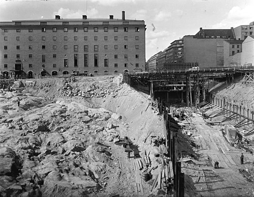 駅のトンネル工事、1954年