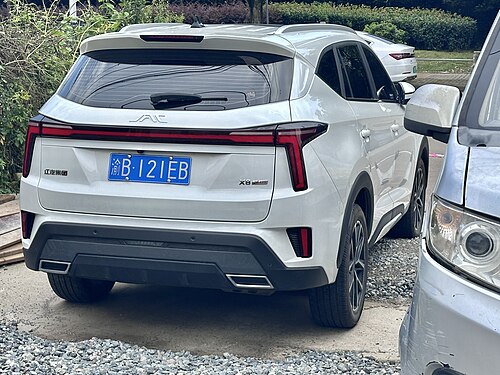 JAC X8 Plus リア