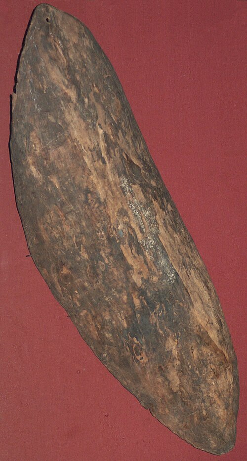 1770 年、キャプテン クックの最初の航海中にニュー サウス ウェールズ州ボタニー湾で収集されたアボリジニの樹皮の盾 (大英博物館)