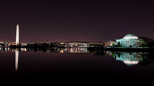 夜のタイダルベイスン。