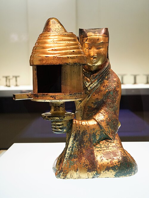 長鑫宮の灯籠、紀元前172年頃、竇穆の墓から出土