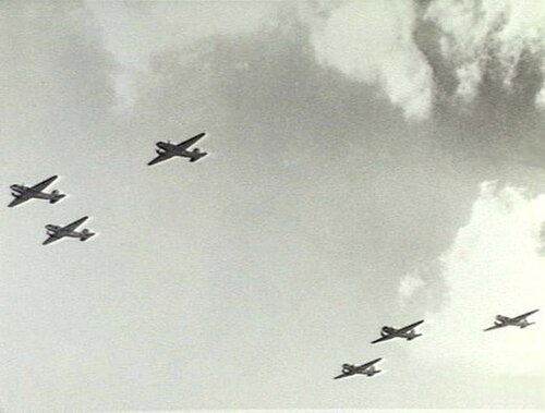 1952年の飛行展示中の第86航空団のダコタ機
