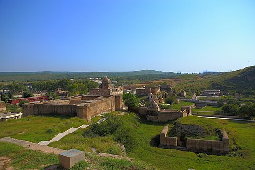 カタス ラージは、チャクワル地区にある 12 の寺院の複合施設です。