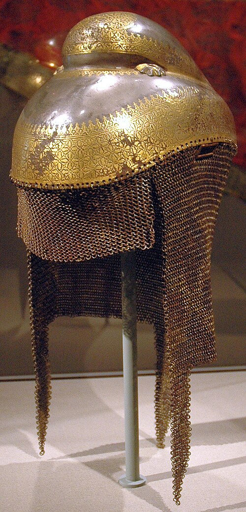 博物館の金属製ヘルメット
