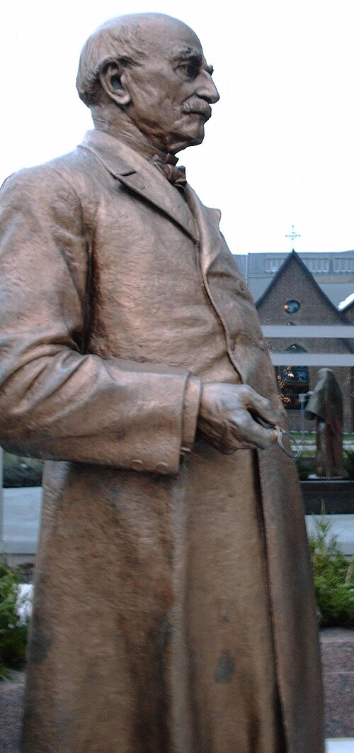ウィリアム・ウォーラル・メイヨー博士（1911年）、メイヨー・クリニック、ミネソタ州ロチェスター。