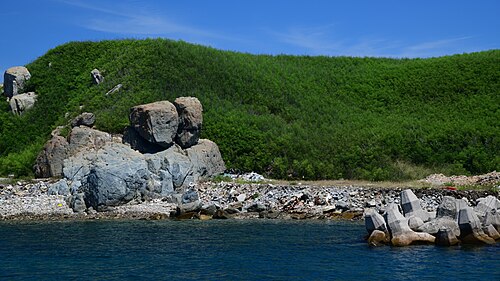 花嶼港エリアにある夫婦岩。