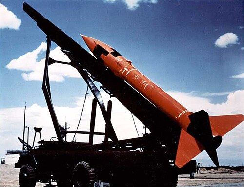 MGR-1オネスト・ジョンなどの核弾頭搭載ロケットの導入は、核技術と戦略の両方における変化を反映していた。