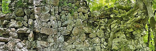要塞の壁の遺跡