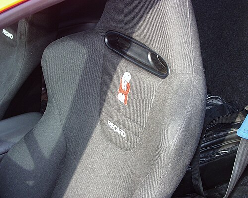 標準の 2000 SVT Cobra R Recaro 運転席の背もたれ。