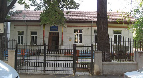 ミリタリーの最初の学校（1863年）、現在は退役軍人協会の支部