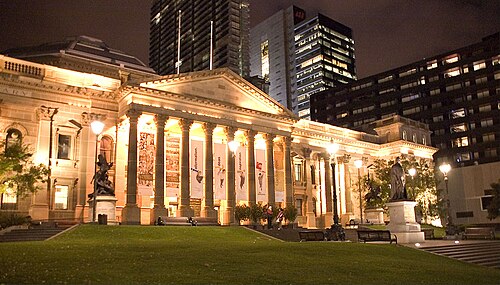 夜の図書館