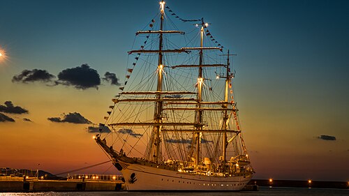 夜のルーマニア帆船ミルチャ号
