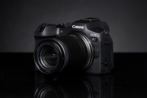 キヤノン EOS R7