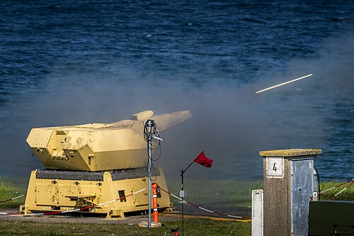 ドイツ、トーデンドルフにある第61航空戦車群の本拠地で行われた演習中に、MANTISミサイルが発射された。