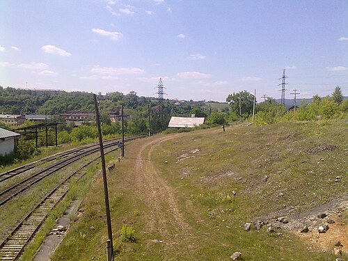 雄龍山駅