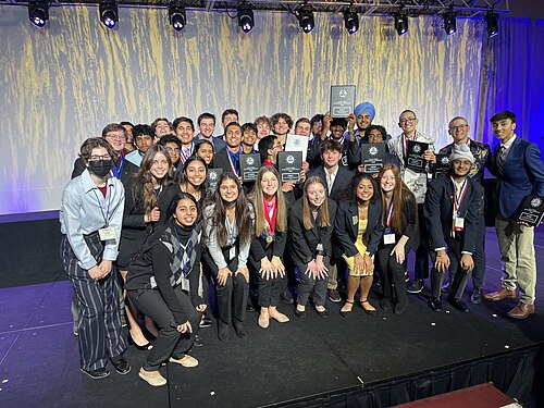 インディアナ DECA SCDC の優勝者