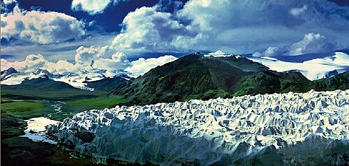 揚子江の伝統的な水源である唐倉山脈の氷河