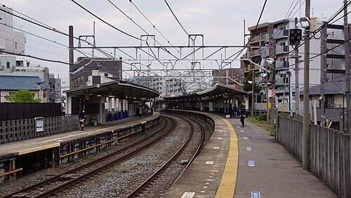 2014年4月、2番線ホーム池袋側から見た風景