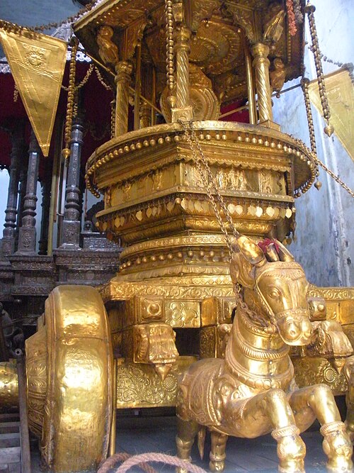 ウディピ・スリ・クリシュナ寺院の黄金の戦車