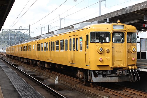 2010年10月の瀬戸内エリア塗装（115系600番台）