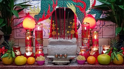 台湾、苗栗県の道端にある土壙宮の神社