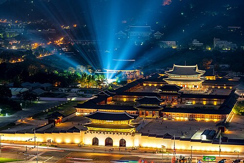 夜の景福宮。