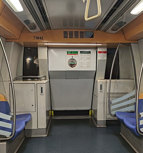 シンガポールの北東MRT線の列車は完全自動運転で、運転士は一人もいません。