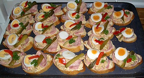 Obložené chlebíčky、チェコとスロバキアの前菜または軽食