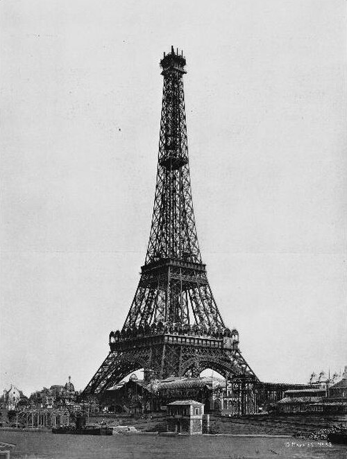 1889年3月15日: キューポラの建設