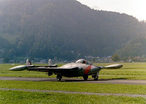 1983年10月、インターラーケン空軍基地でタキシングするヴェノム機