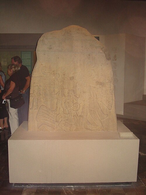 メキシコシティの国立人類学博物館に展示されているイサパの石碑21。「首を切られた」とも呼ばれている。