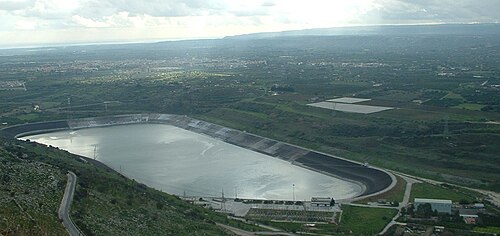 ソラーリノ近郊のアナポ水力発電所