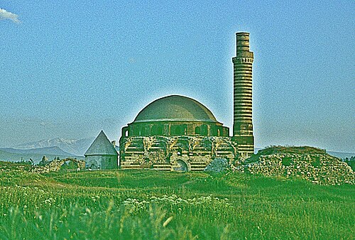 ヴァン市の旧市街の廃墟地区にある、廃墟となったオスマン帝国時代のモスク（16世紀）