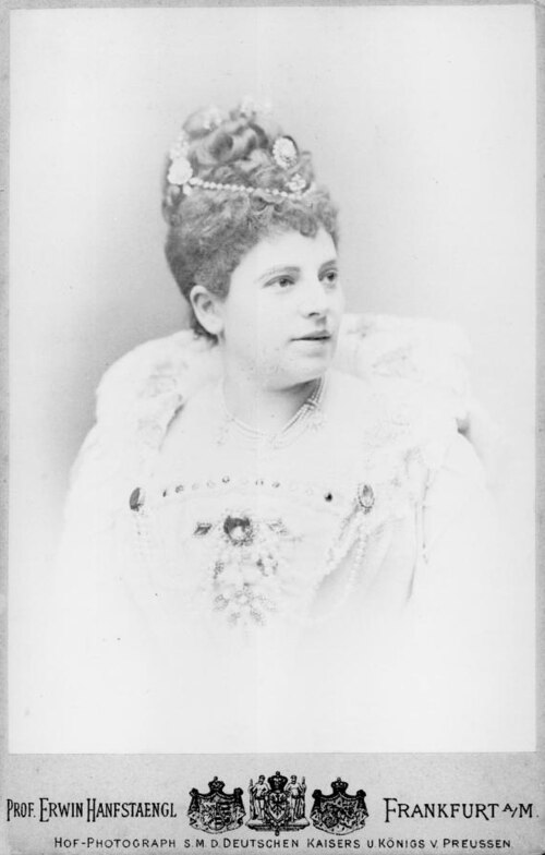 1890年に夫によって撮影されたマリー・ハンフシュテングルの写真