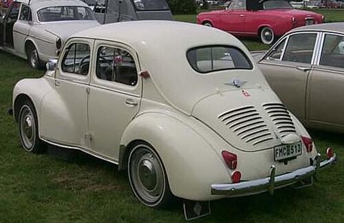 ルノー 4CV の背面