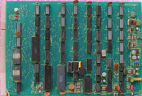 組み立てられた Nascom 1 コンピューターの上面