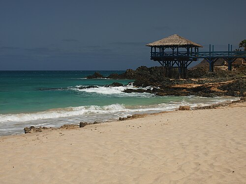 プライア・デ・カブラルとその陸上桟橋