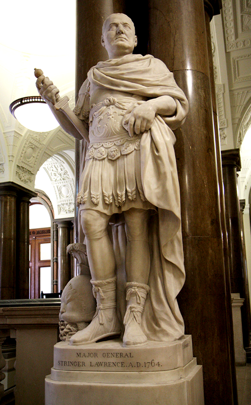 1764年、ピーター・シーマーカーズ（1691-1781）作、ストリンガー・ローレンスの像、ロンドン外務省