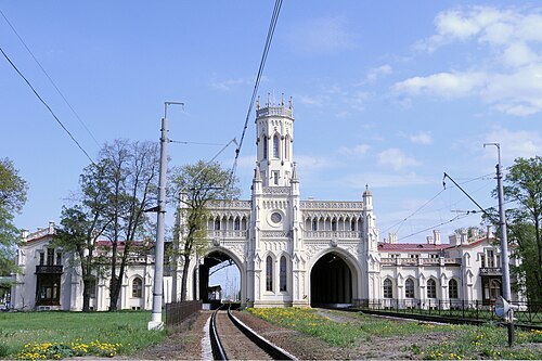 新ペテルゴフ駅 [ru]、ペテルゴフ、ロシア (1857)