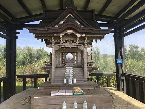 高石神社の祠。