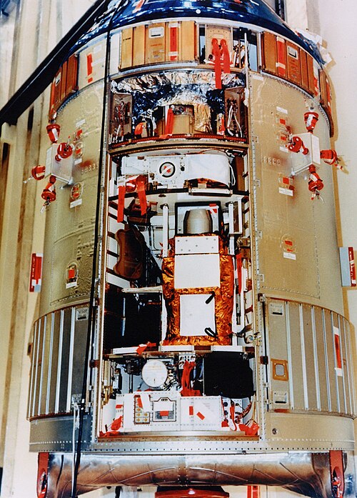 月面センサーを搭載した宇宙船の領域