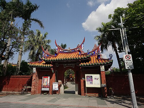 台北孔子廟の西側入口