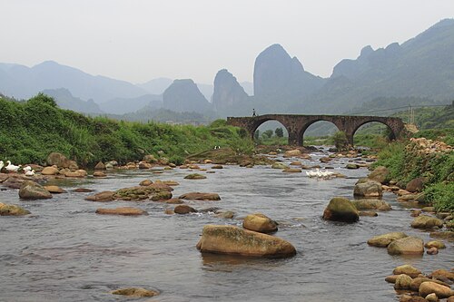 六十石岩山