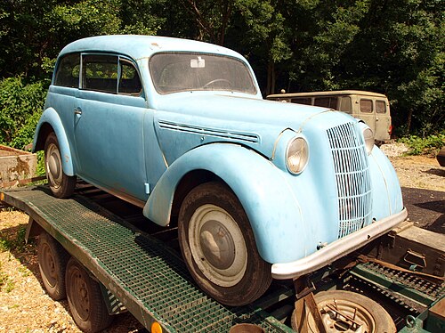 オペル・カデット「リムジン」11234号車。1937年型フロントデザイン。グリルは1938年にデザイン変更された。