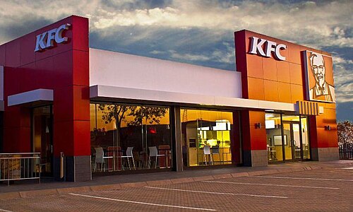 南アフリカ共和国プレトリアにあるKFCのドライブスルーレストラン