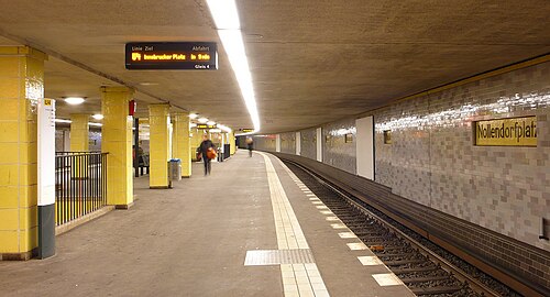 地下プラットフォーム