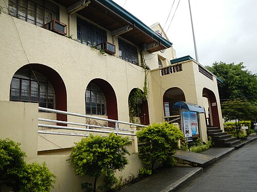 有田尾市役所と市街広場
