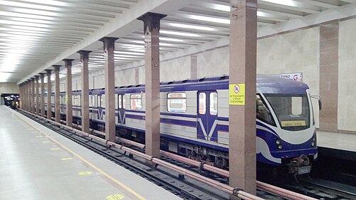 シャーリストン駅