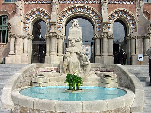 Monumento a Pau Gil (1930)、ビュセビ アルナウ、サンタ クルス病院、サン パブロ病院。